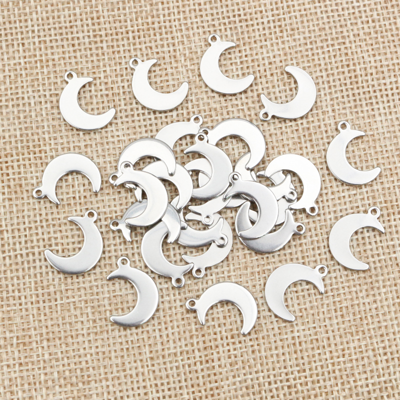 Breloques Croissants de Lune – Motifs Célestes à Personnaliser