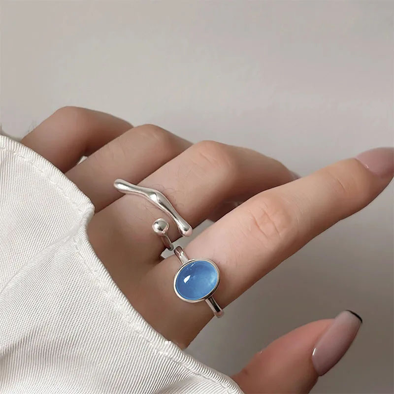 Bague Irrégulière en Argent 925 & Pierre de Lune Bleutée