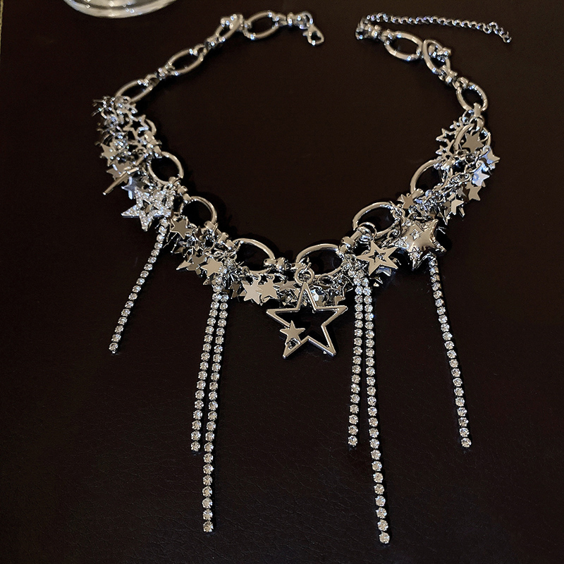 Collier Ras-de-Cou Étoiles – Chaîne Argentée à Pendentifs