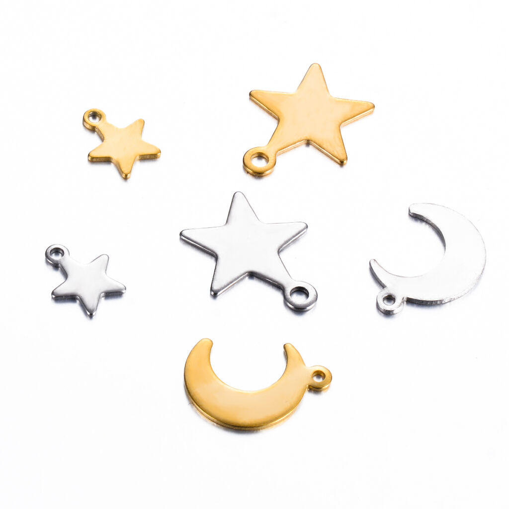 Breloques Étoiles et Lunes – Lot de 50 en Acier Inoxydable