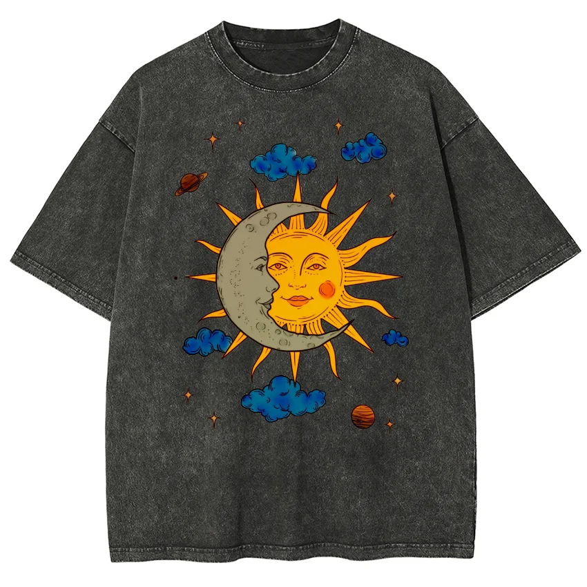T-shirt soleil et lune noir délavé – Motif céleste rétro