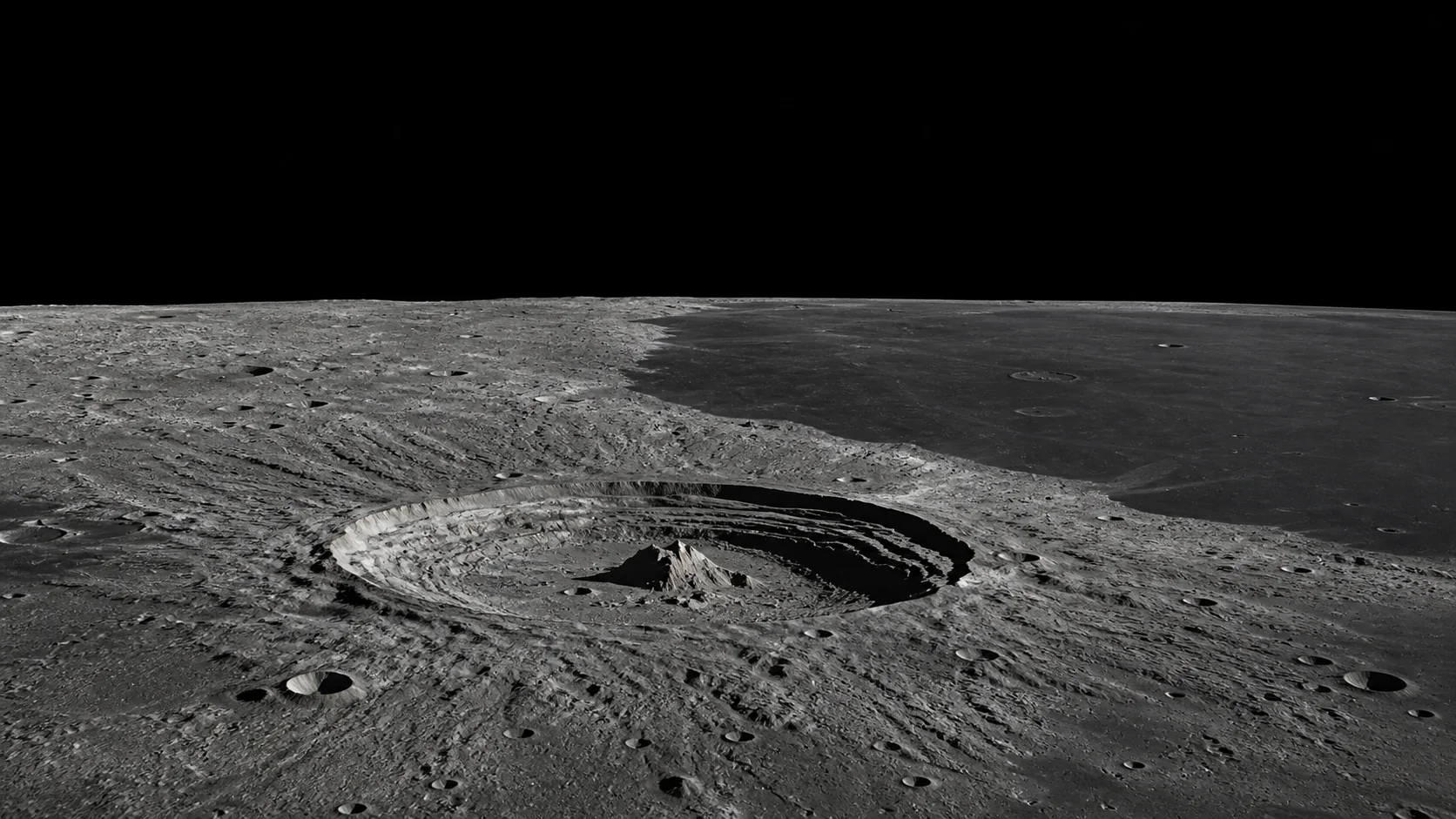Grand cratère lunaire à pic central entre hauts plateaux et plaine basaltique