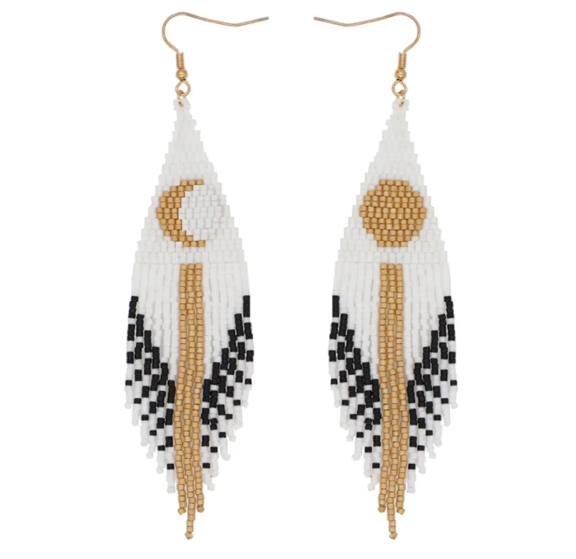 Boucles d'oreilles bohèmes lune et perles  -  finition orange