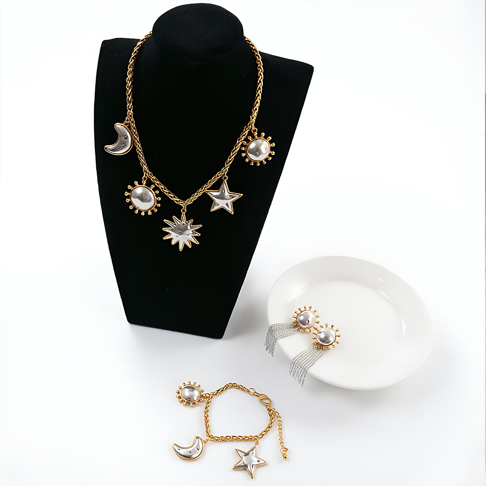 Parure Celestial Charm – Lune, Soleil & Étoiles