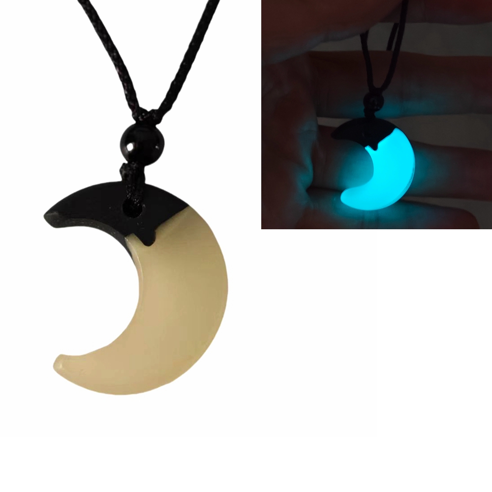 Collier Croissant de Lune Luminescent – Éclat Bleu