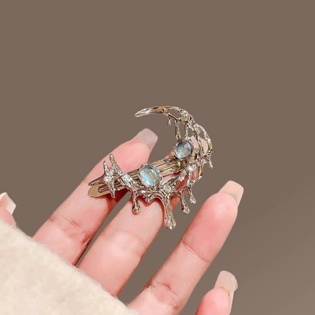 Barrette Croissant de Lune – Étoiles & Reflets Bleutés
