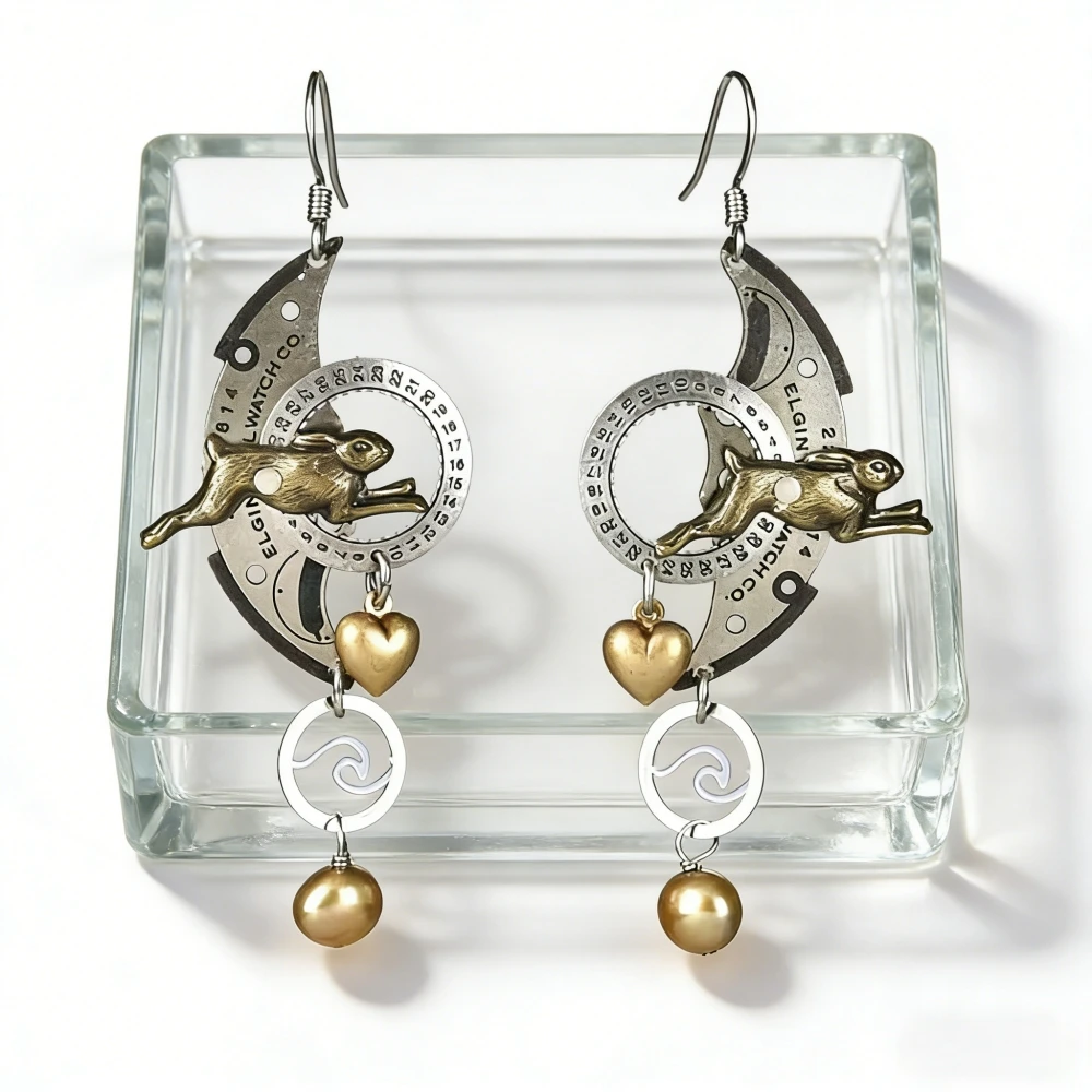 Boucles d'oreilles lapin mécanique  -  lune et finition gravée