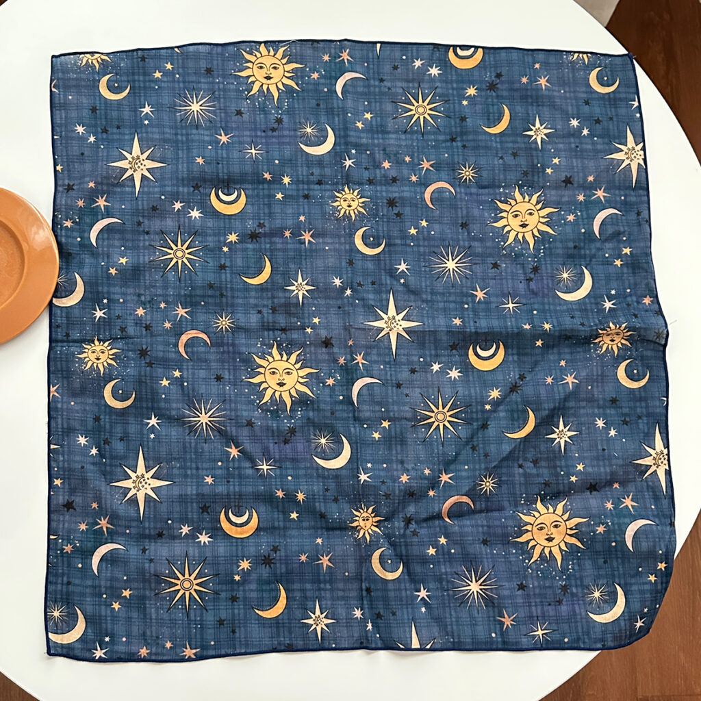 Foulard Carré Soleil & Lune – Ciel Bleu Bohème